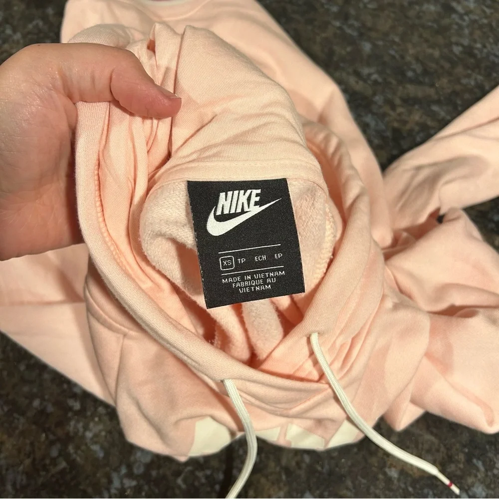 Nike Pink Center Swoosh Women’s Hoodie Sweatshirt EUC XS
